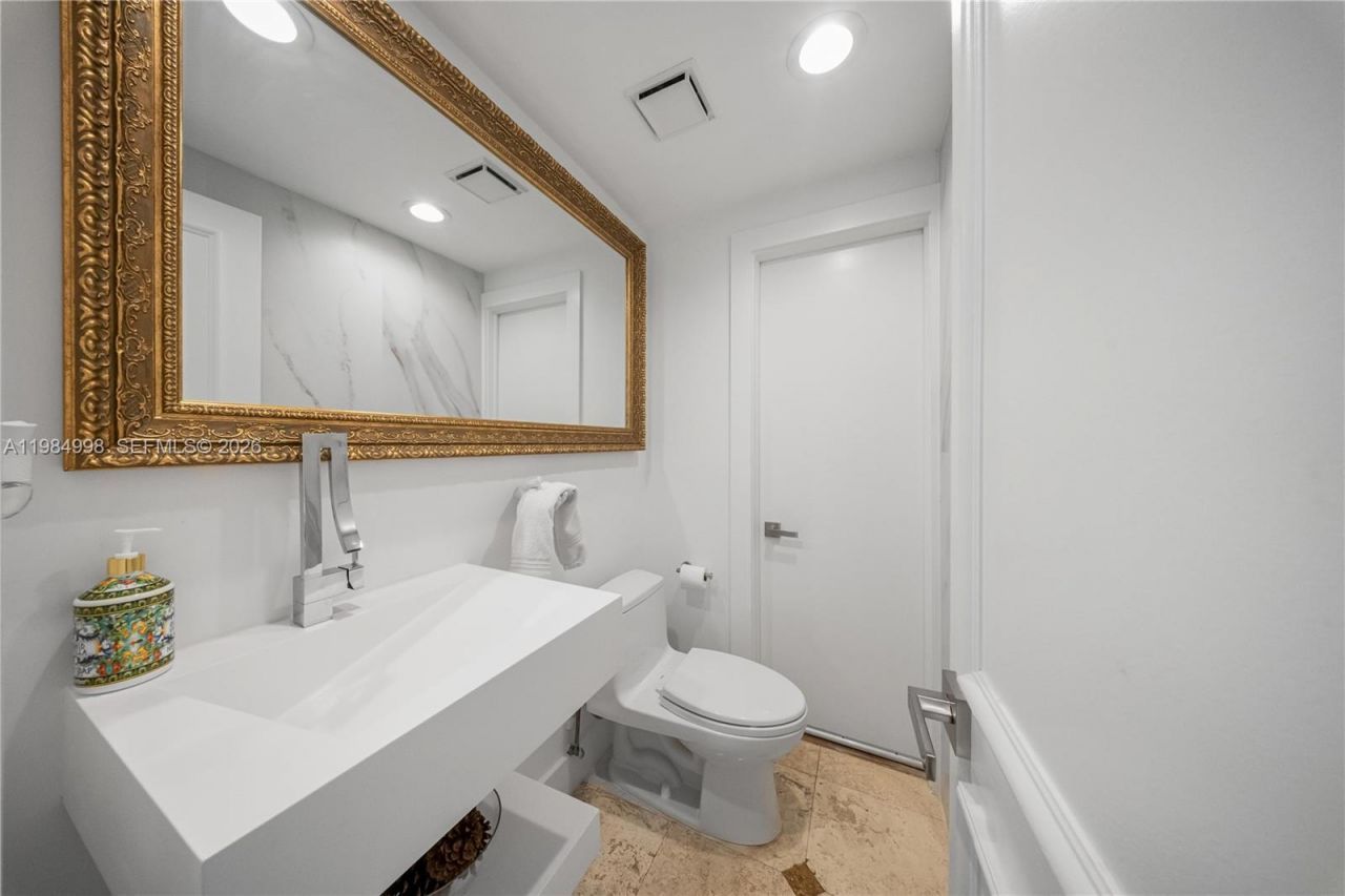 5981 SW 136th St , Pinecrest, FL 33156 Photo