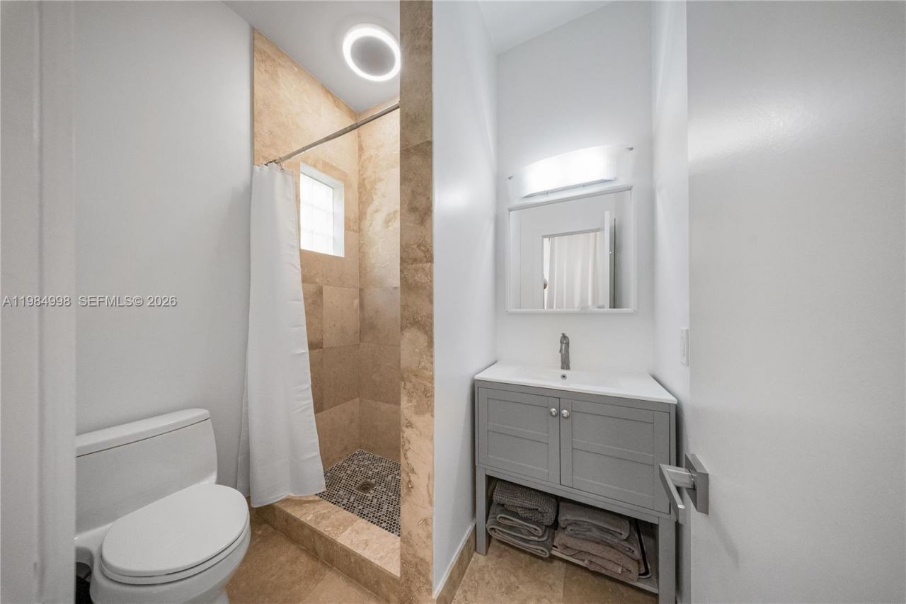 5981 SW 136th St , Pinecrest, FL 33156 Photo