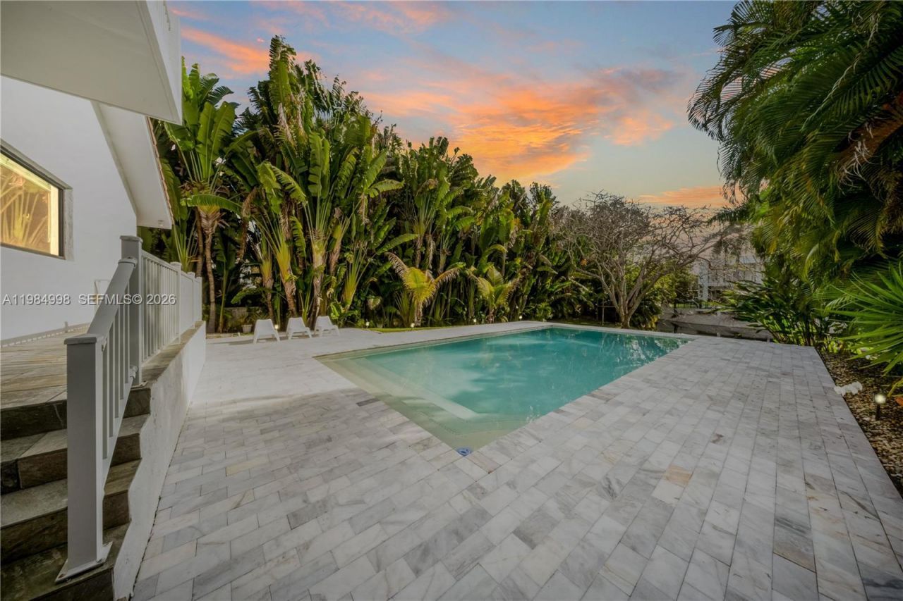 5981 SW 136th St, Pinecrest, FL 33156 Photo
