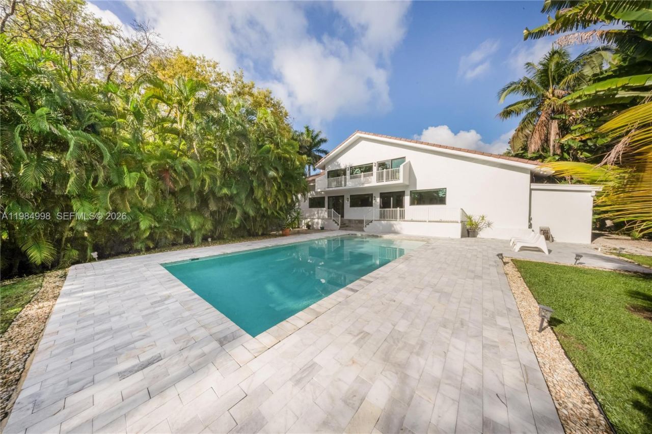5981 SW 136th St, Pinecrest, FL 33156 Photo
