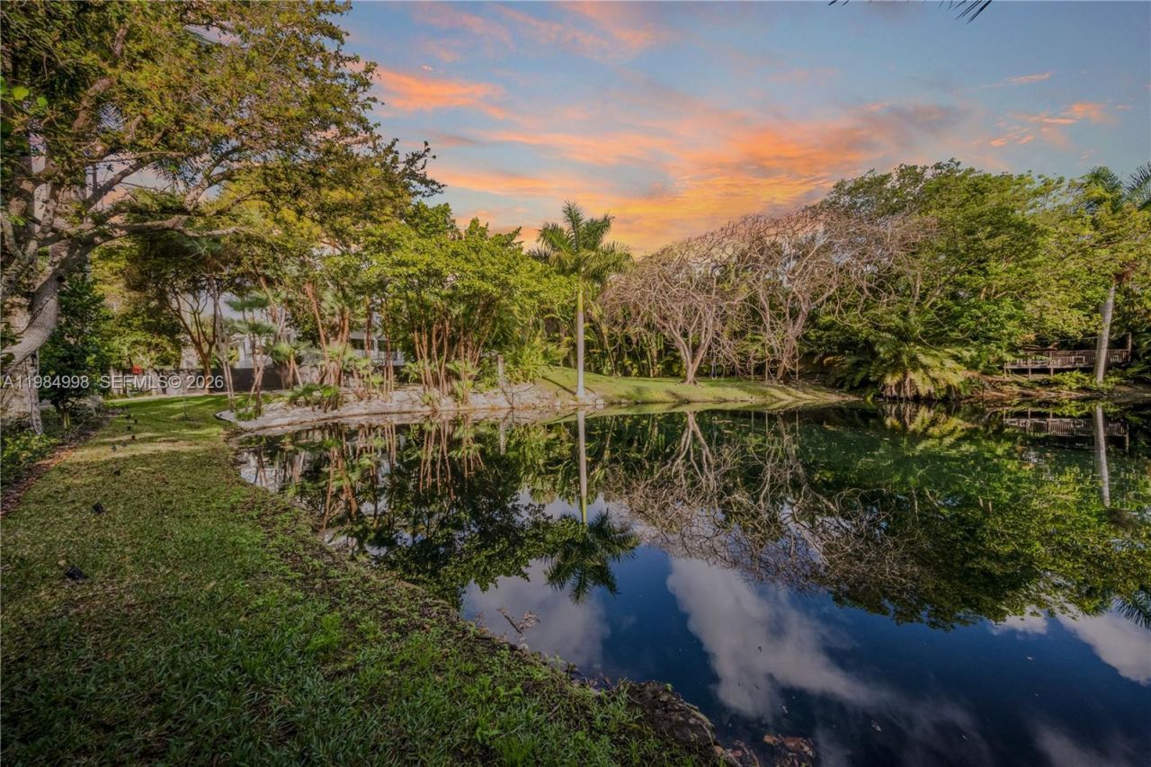 5981 SW 136th St, Pinecrest, FL 33156 Photo