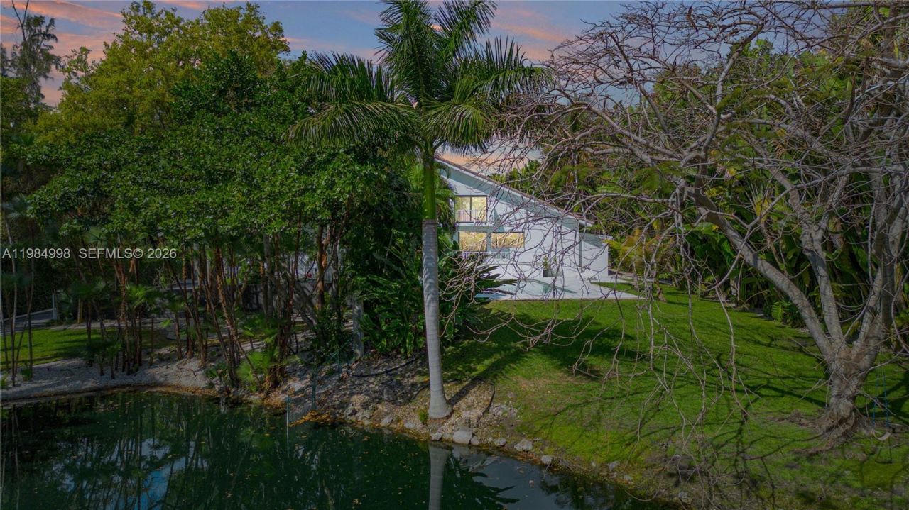 5981 SW 136th St, Pinecrest, FL 33156 Photo