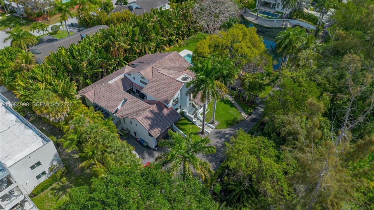 5981 SW 136th St, Pinecrest, FL 33156 Photo