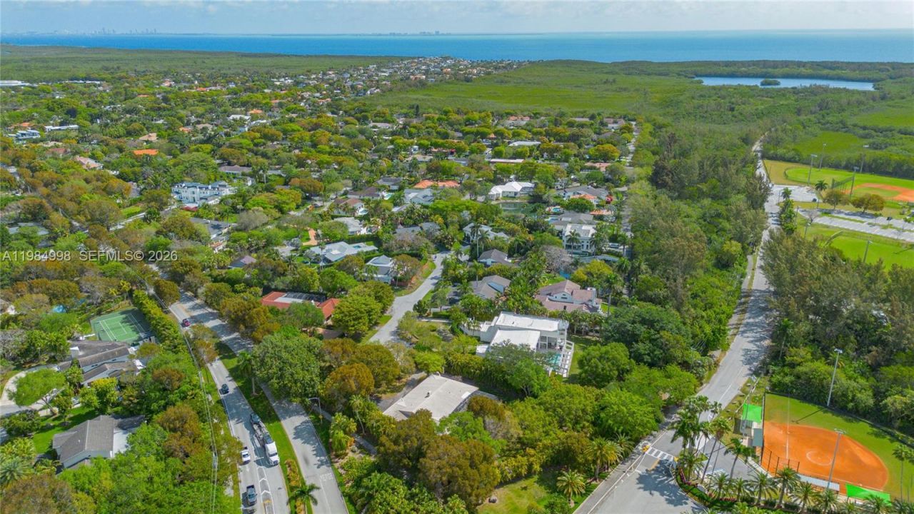 5981 SW 136th St , Pinecrest, FL 33156 Photo