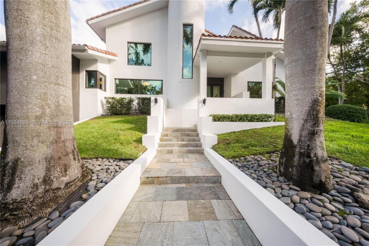 5981 SW 136th St , Pinecrest, FL 33156 Photo