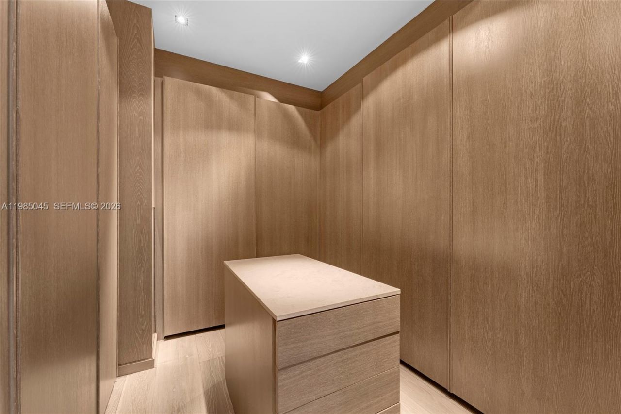 800 S Pointe Dr, Unit 901, Miami Beach, FL 33139 Photo