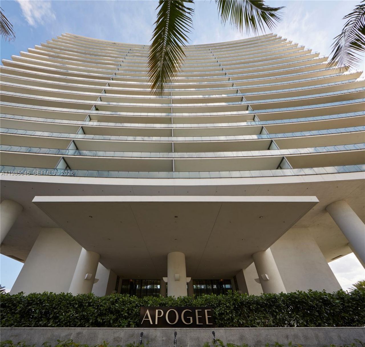 800 S Pointe Dr, Unit 901, Miami Beach, FL 33139 Photo