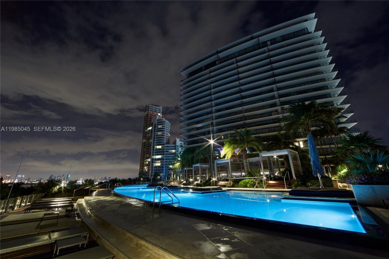 800 S Pointe Dr, Unit 901, Miami Beach, FL 33139 Photo