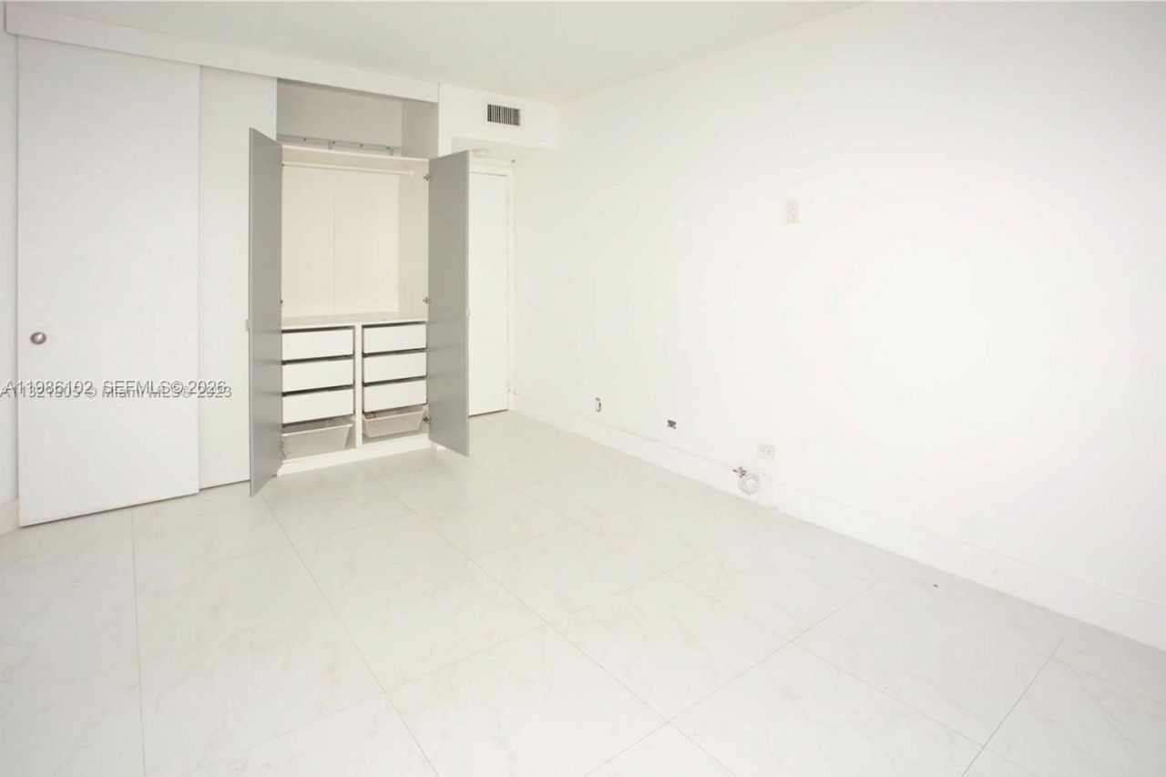 7441 Wayne Ave , Unit 10I, Miami Beach, FL 33141 Photo