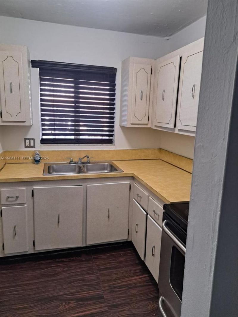 7910 Taft St, Unit 107, Pembroke Pines, FL 33024 Photo