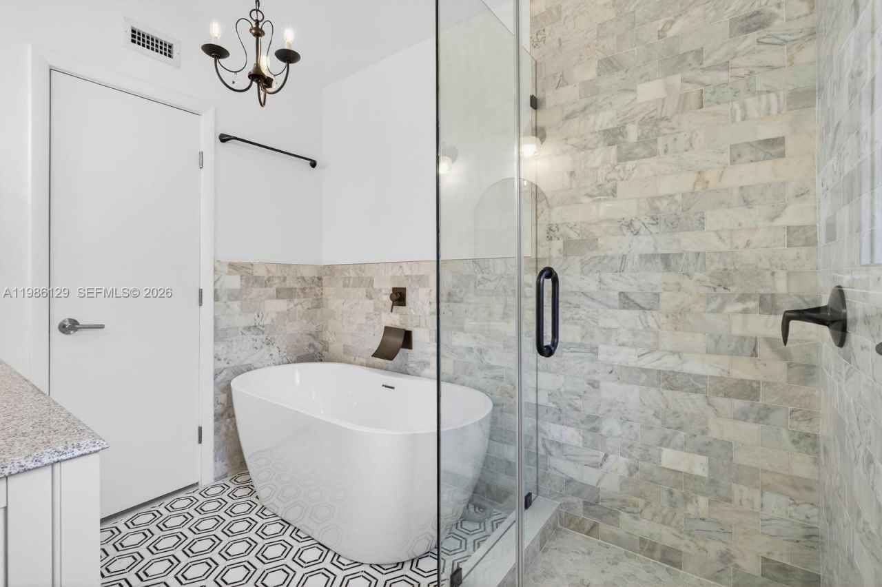 6395 SW 42nd Ter, South Miami, FL 33155 Photo