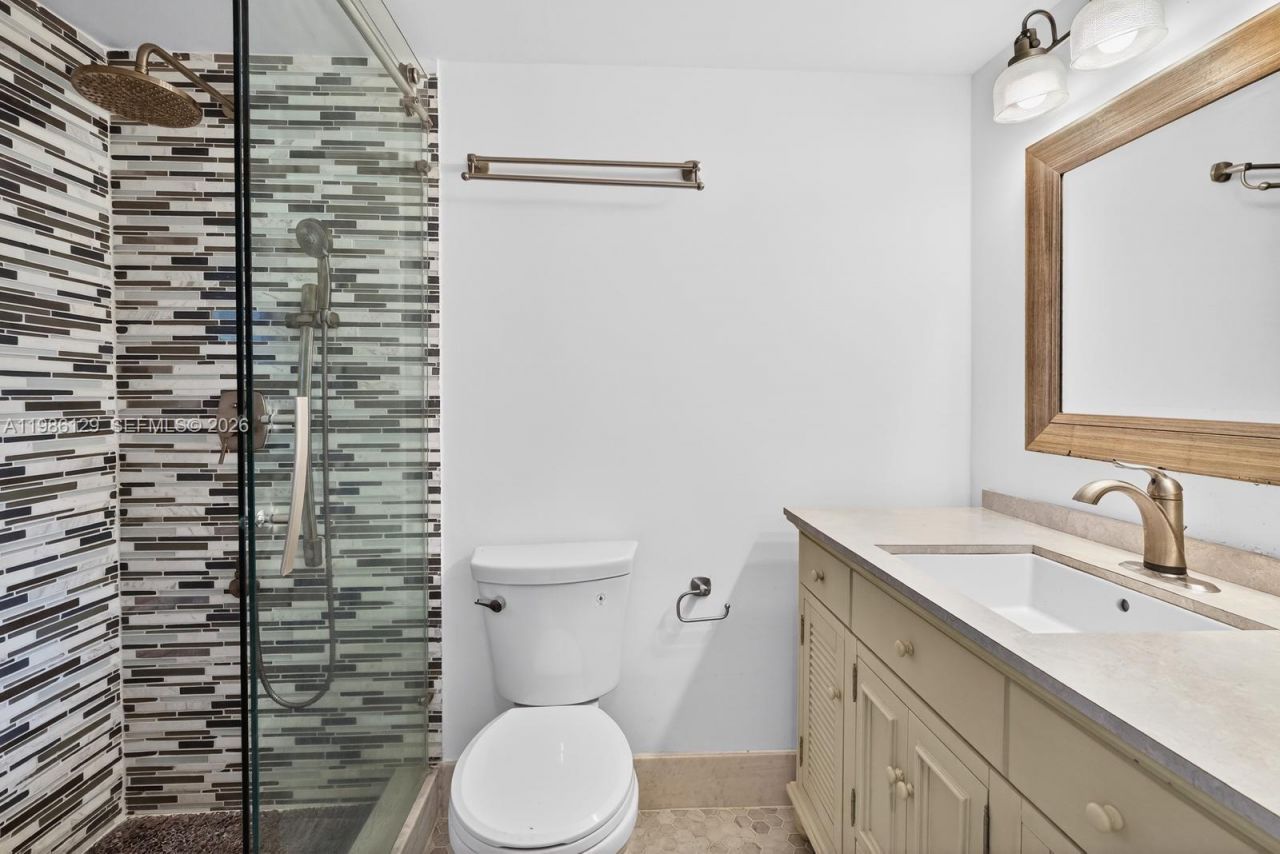 6395 SW 42nd Ter, South Miami, FL 33155 Photo