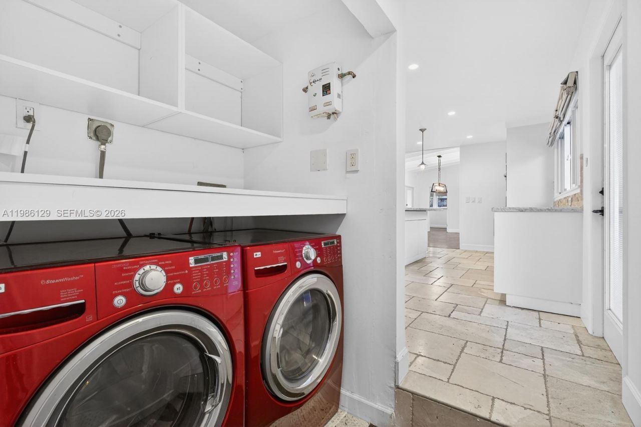 6395 SW 42nd Ter, South Miami, FL 33155 Photo