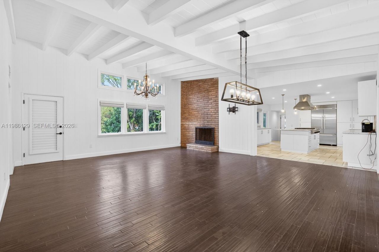 6395 SW 42nd Ter, South Miami, FL 33155 Photo