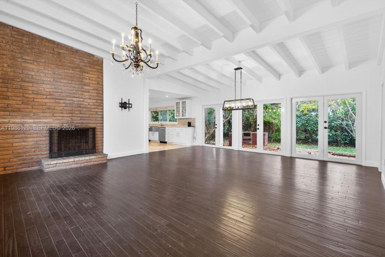 6395 SW 42nd Ter, South Miami, FL 33155 Photo