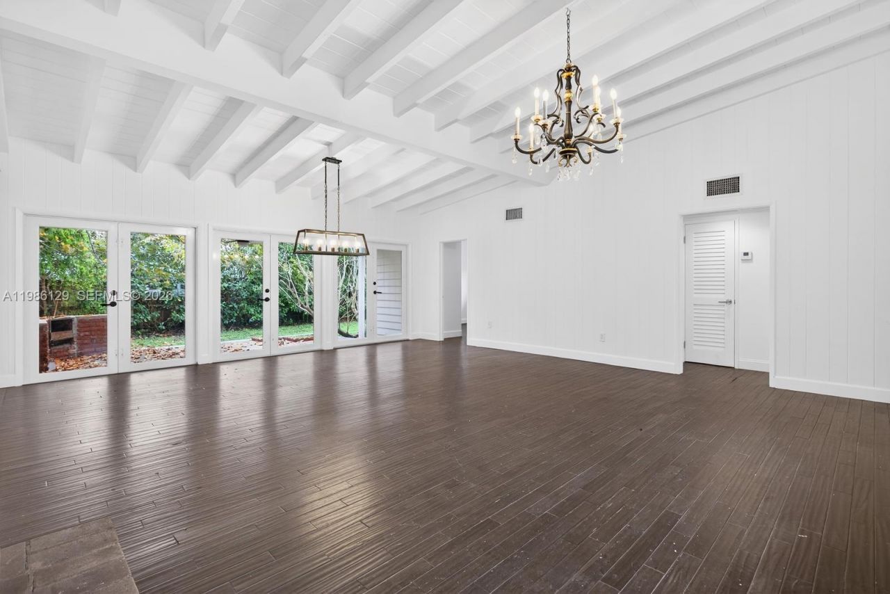 6395 SW 42nd Ter, South Miami, FL 33155 Photo