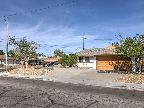 320 Gardenia Lane, Las Vegas, NV 89107