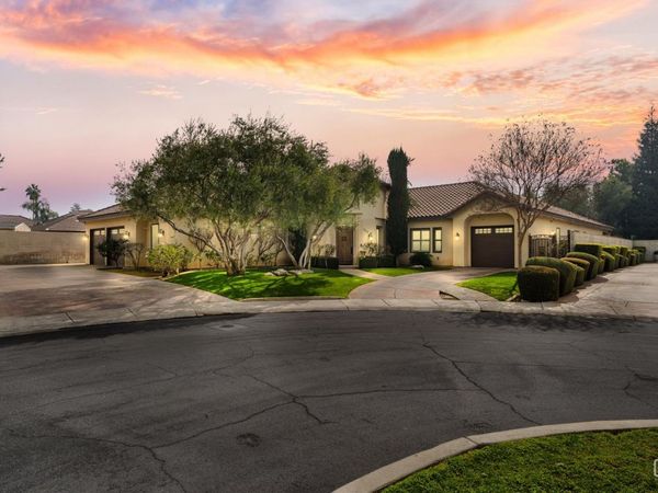 7919 Scarlet Maple Court, Bakersfield, CA 93308