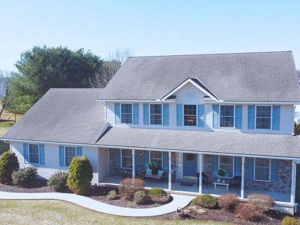 28 NORFOLK LANE, LEBANON, PA 17042