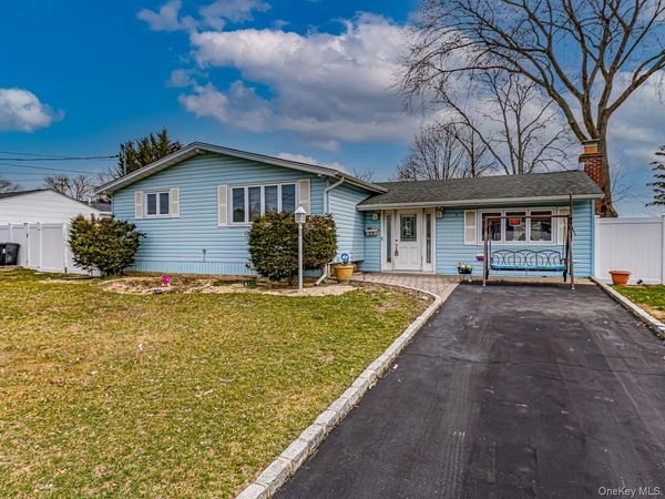 11 Lawrence Road , Deer Park, NY 11729