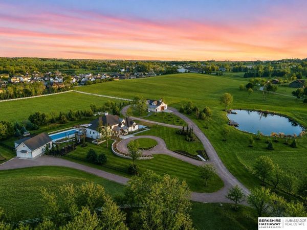 10617 N 156th Street, Bennington, NE 68007