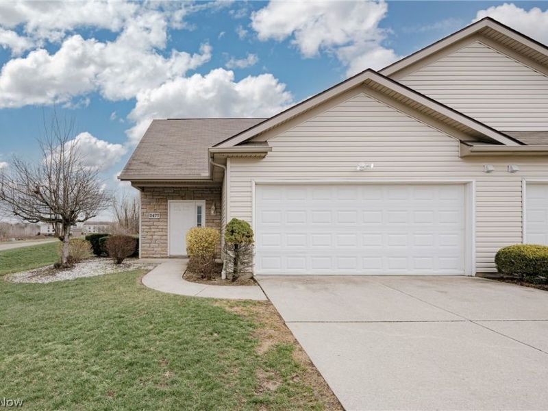 2477 Waterford Pointe Drive , Kent, OH 44240 Photo 2