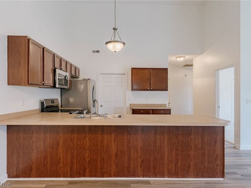 2477 Waterford Pointe Drive , Kent, OH 44240 Photo 9