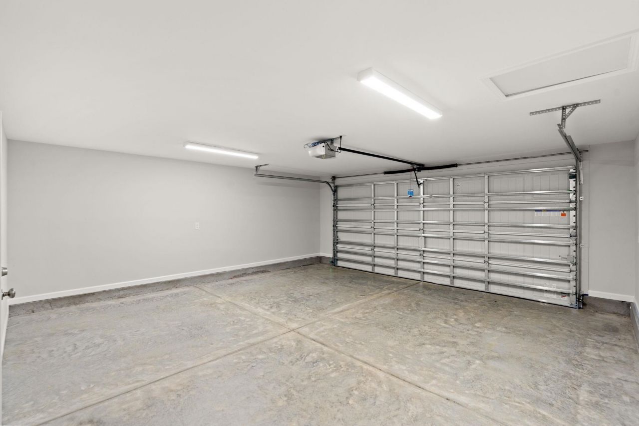 1158 W Business 9 Photo 16