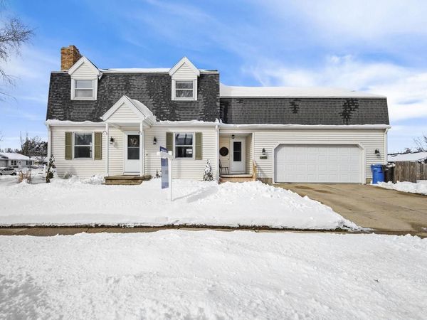 1400 Wexford Dr/ 1020 S Division Street, Waunakee, WI 53597