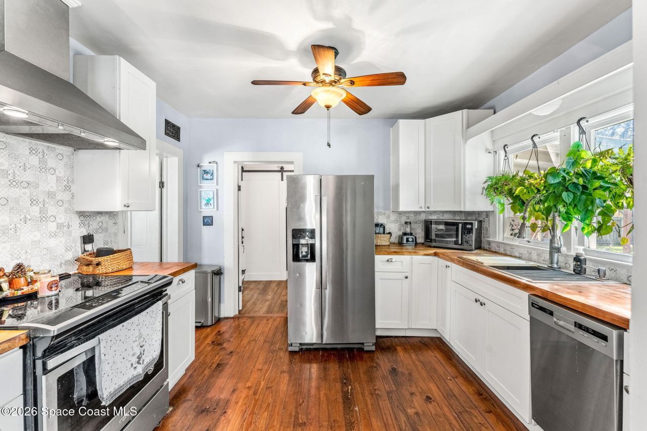 1654 Highland Avenue , Melbourne, FL 32935 Photo