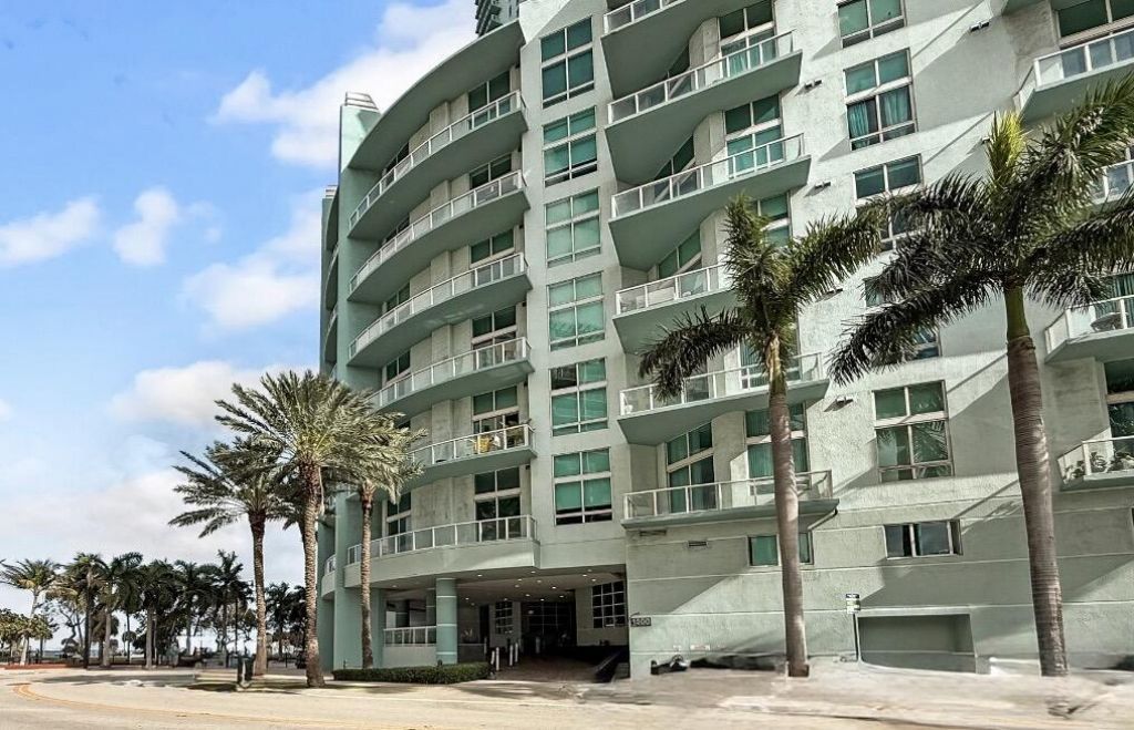1900 N Bayshore Drive, Unit 3404, Miami, FL 33132 Photo