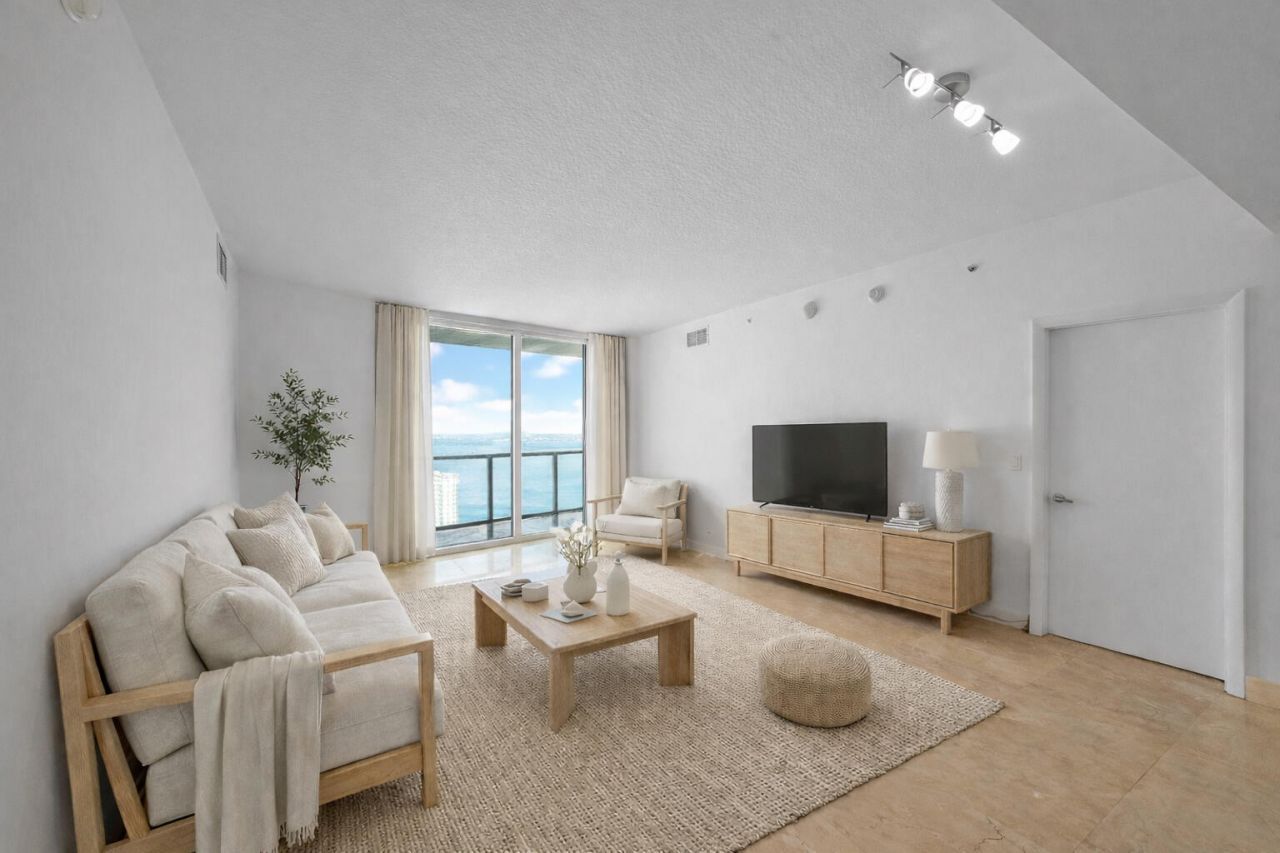 1900 N Bayshore Drive, Unit 3404, Miami, FL 33132 Photo