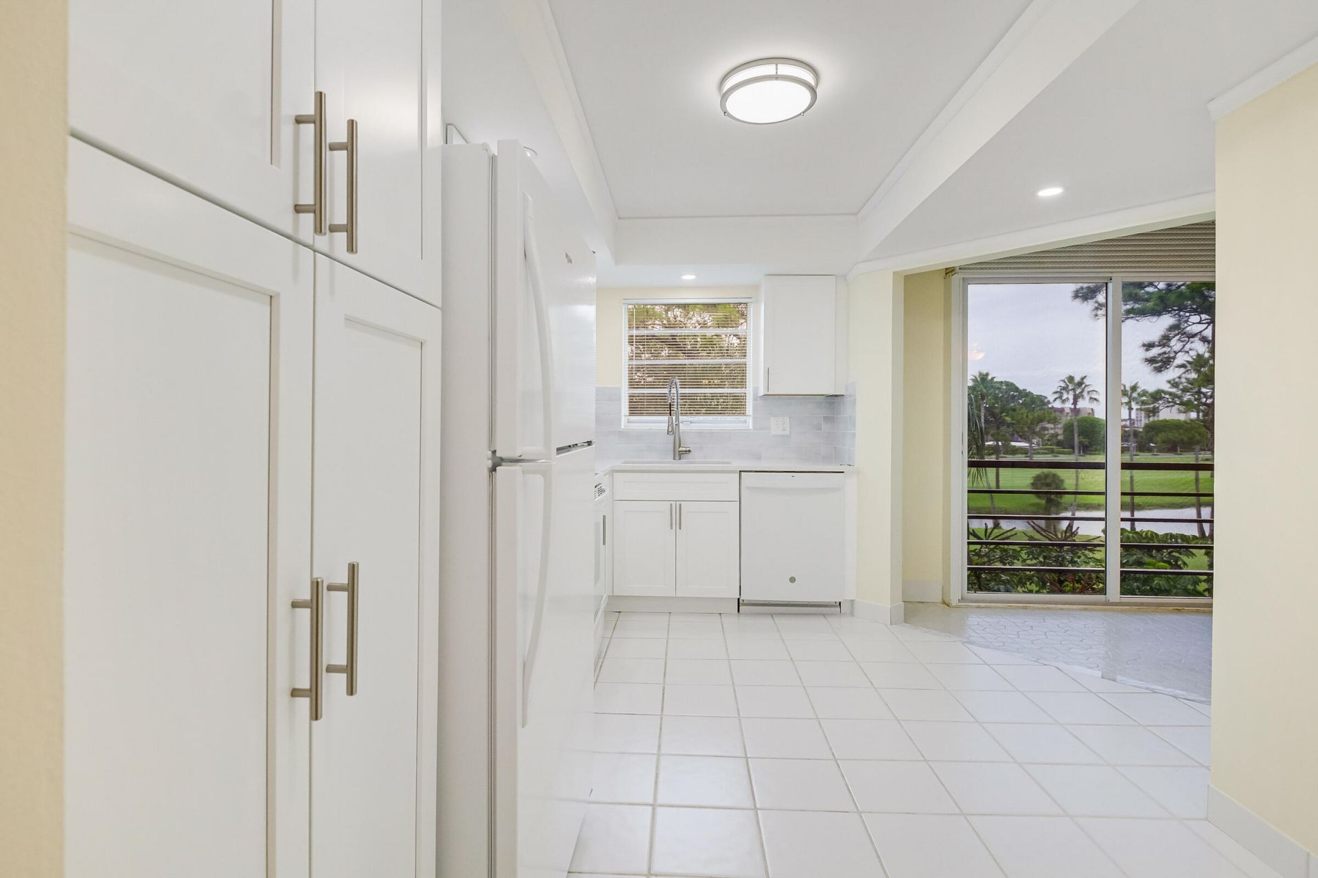 3810 Via Poinciana, Unit 404, Greenacres, FL 33467 Photo