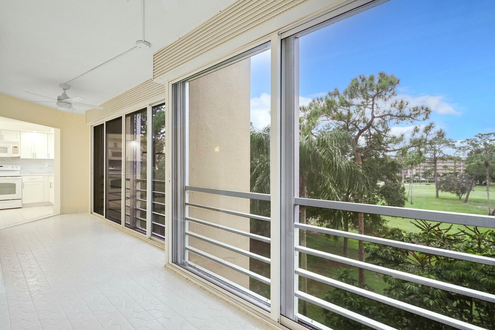 3810 Via Poinciana, Unit 404, Greenacres, FL 33467 Photo