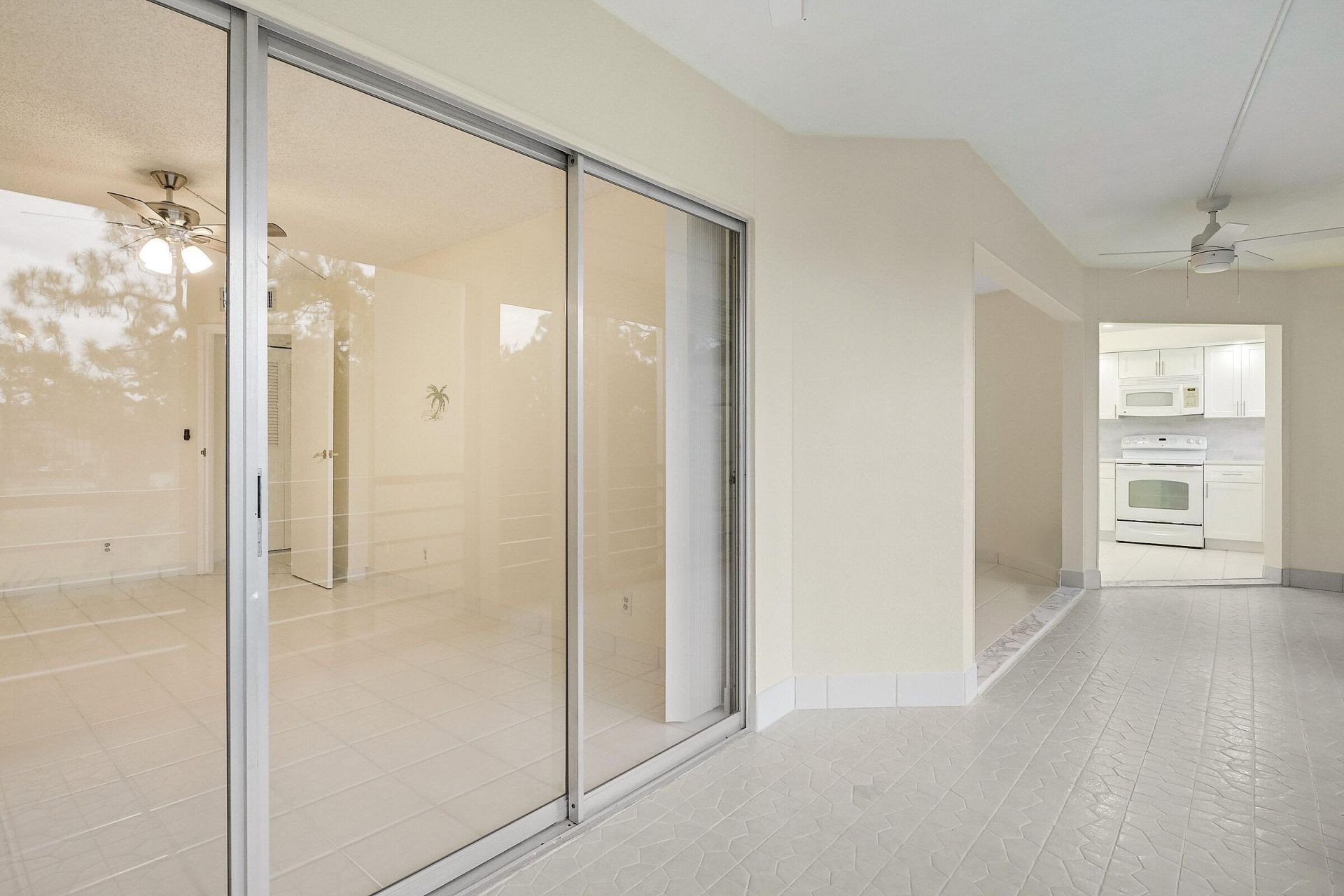 3810 Via Poinciana, Unit 404, Greenacres, FL 33467 Photo