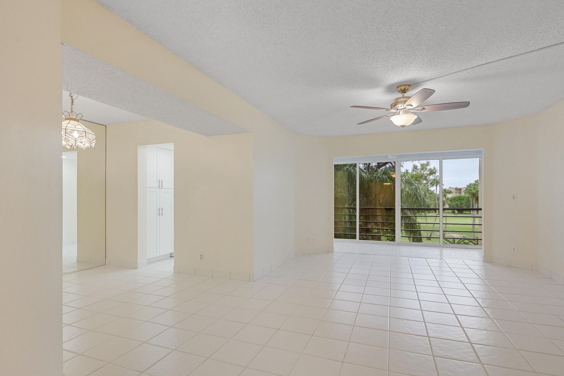 3810 Via Poinciana, Unit 404, Greenacres, FL 33467 Photo