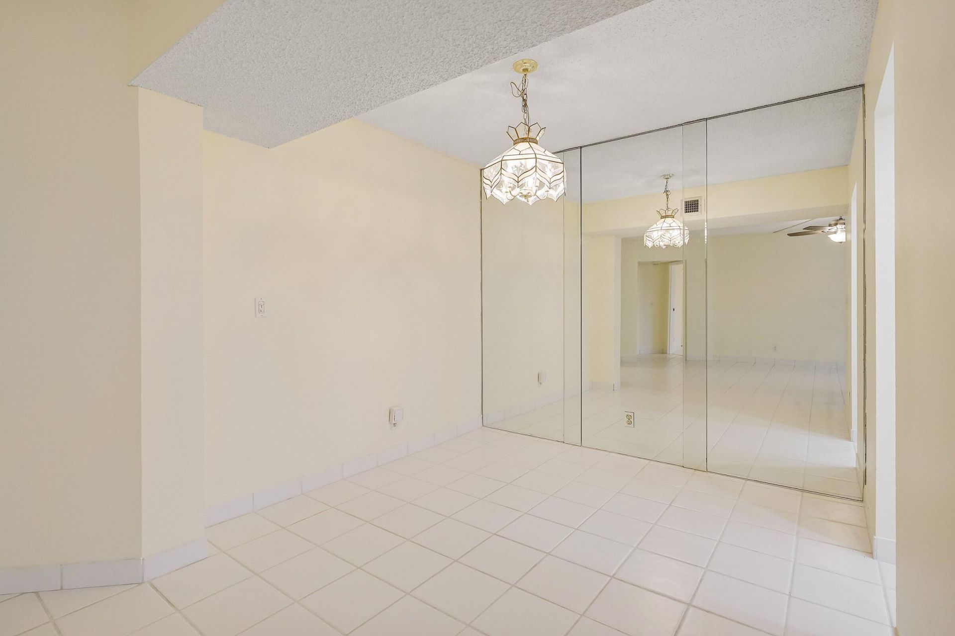 3810 Via Poinciana, Unit 404, Greenacres, FL 33467 Photo