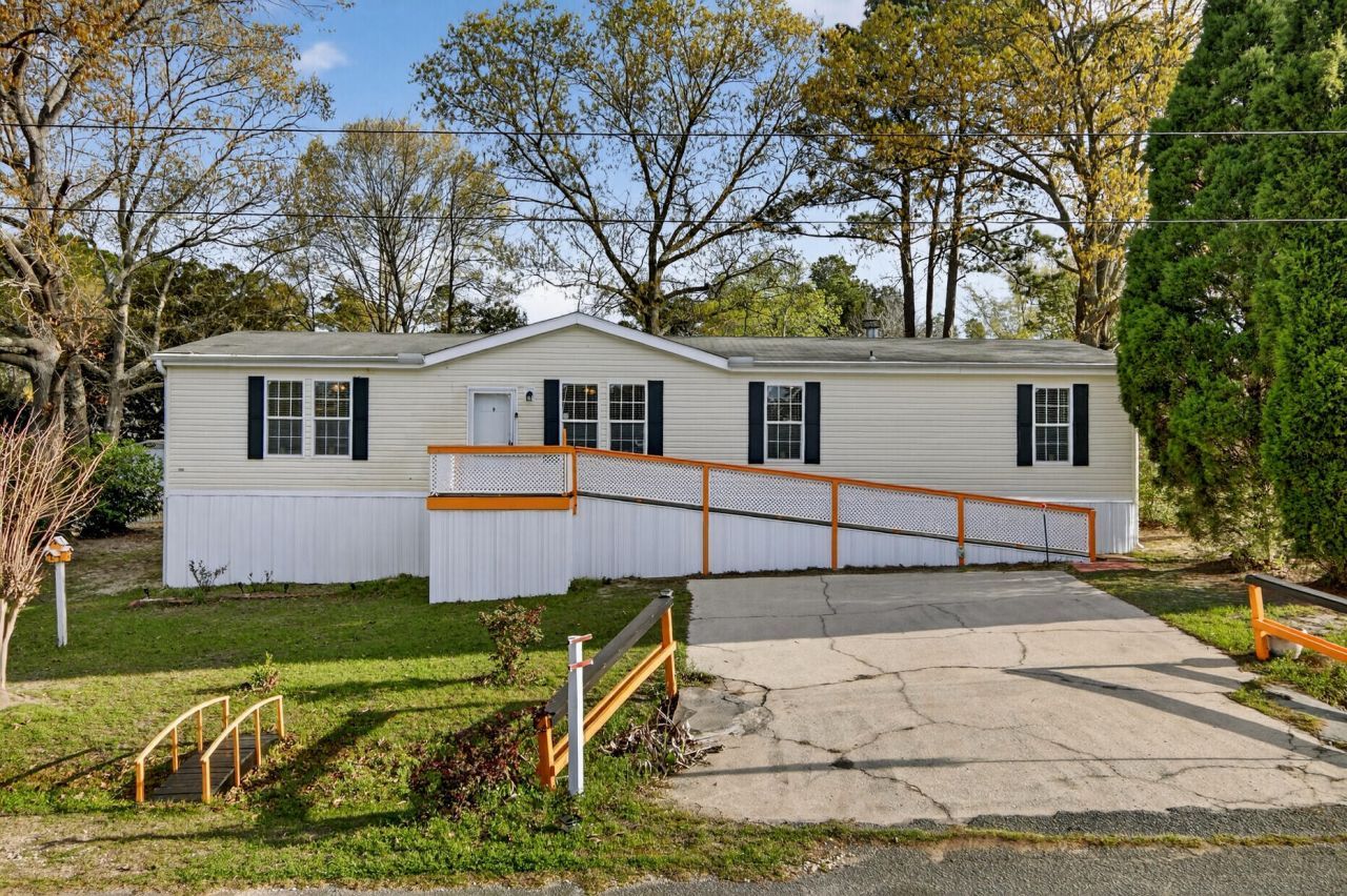 106 Minnie Court Photo 1