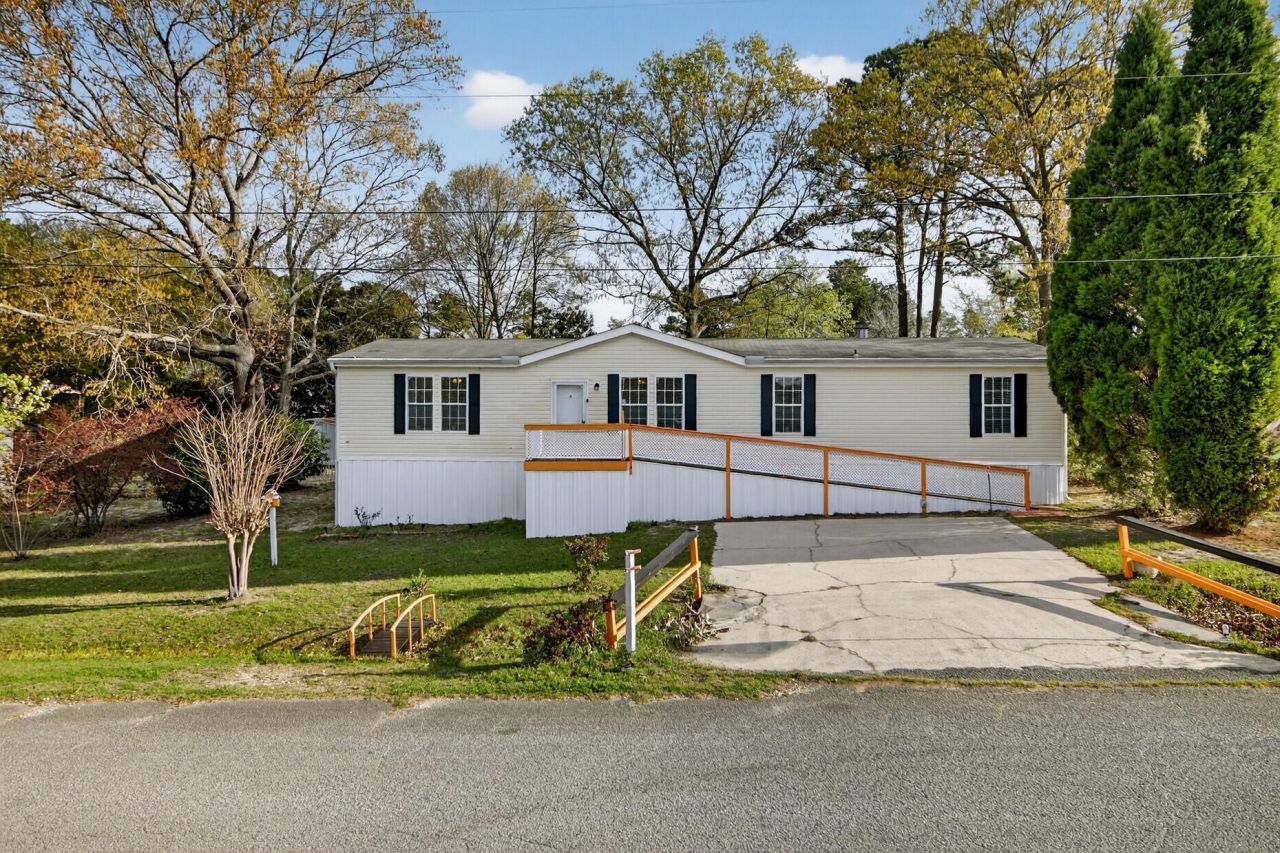 106 Minnie Court Photo 2