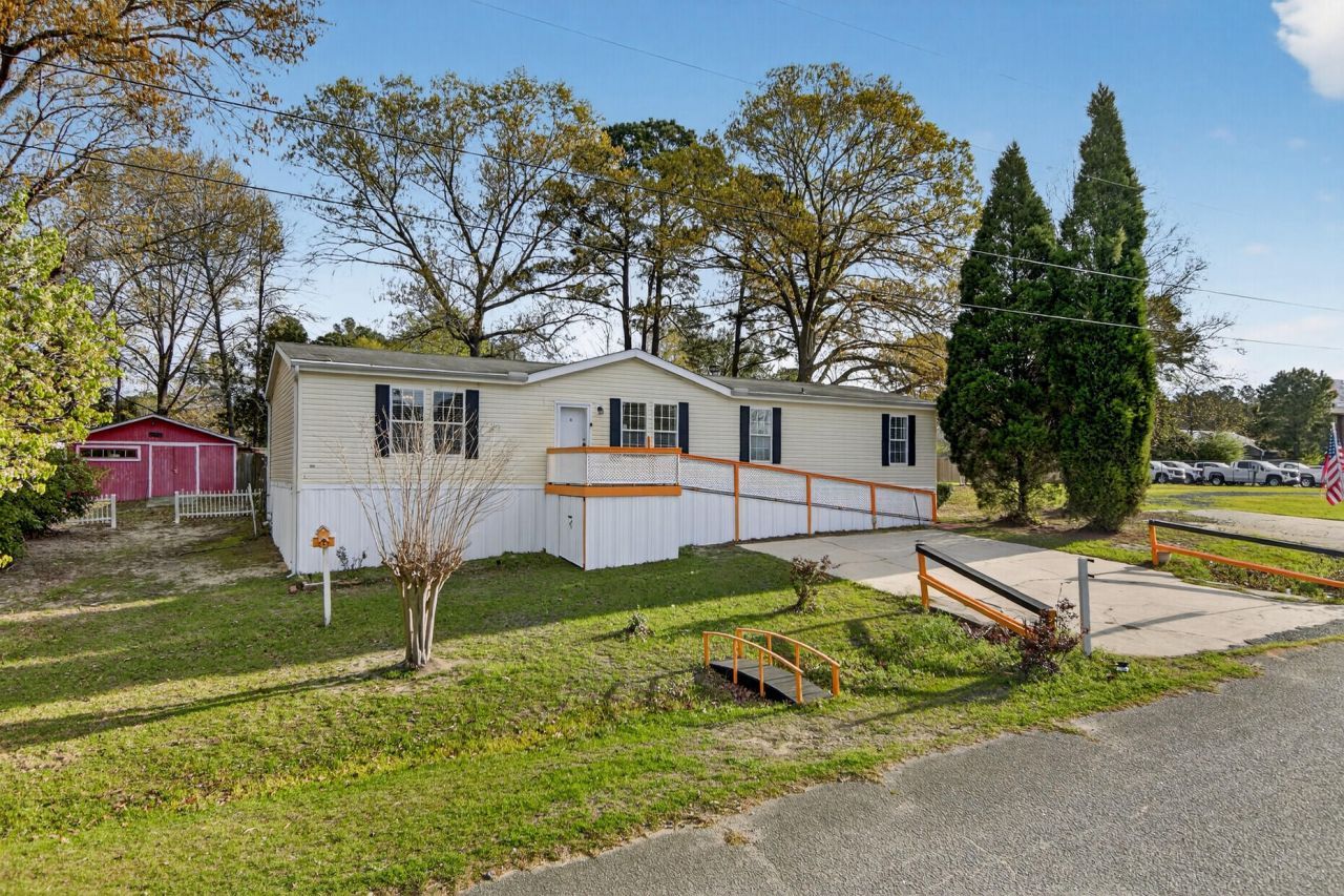 106 Minnie Court Photo 3