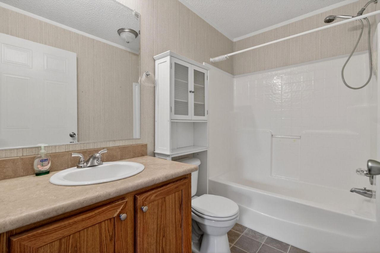 106 Minnie Court Photo 32