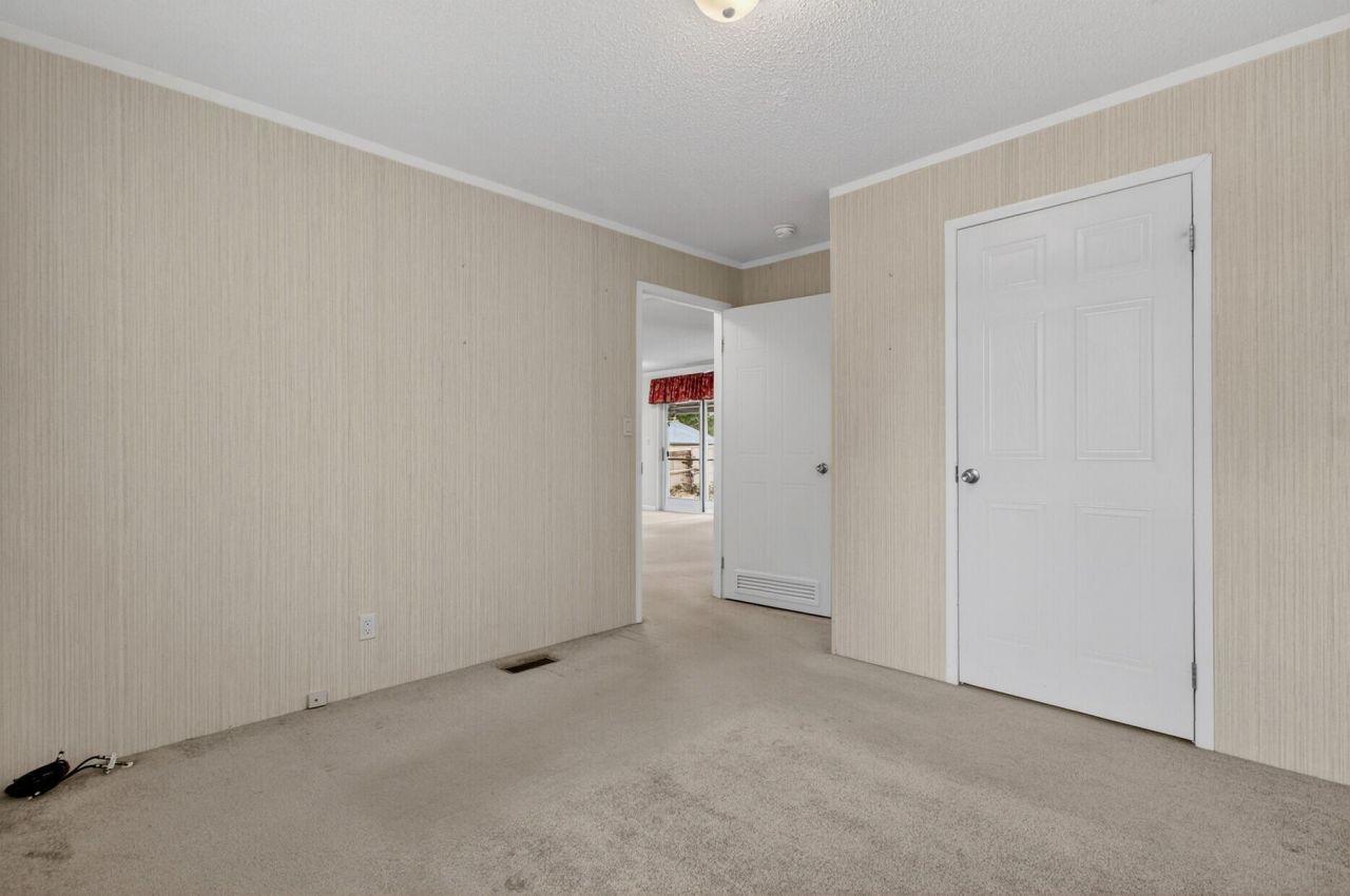 106 Minnie Court Photo 35