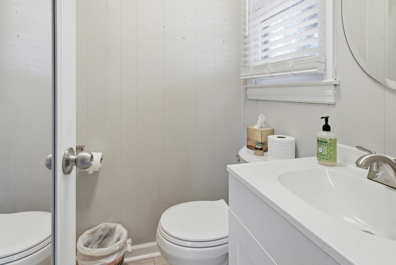 1721 Dartmoor Circle Photo 48