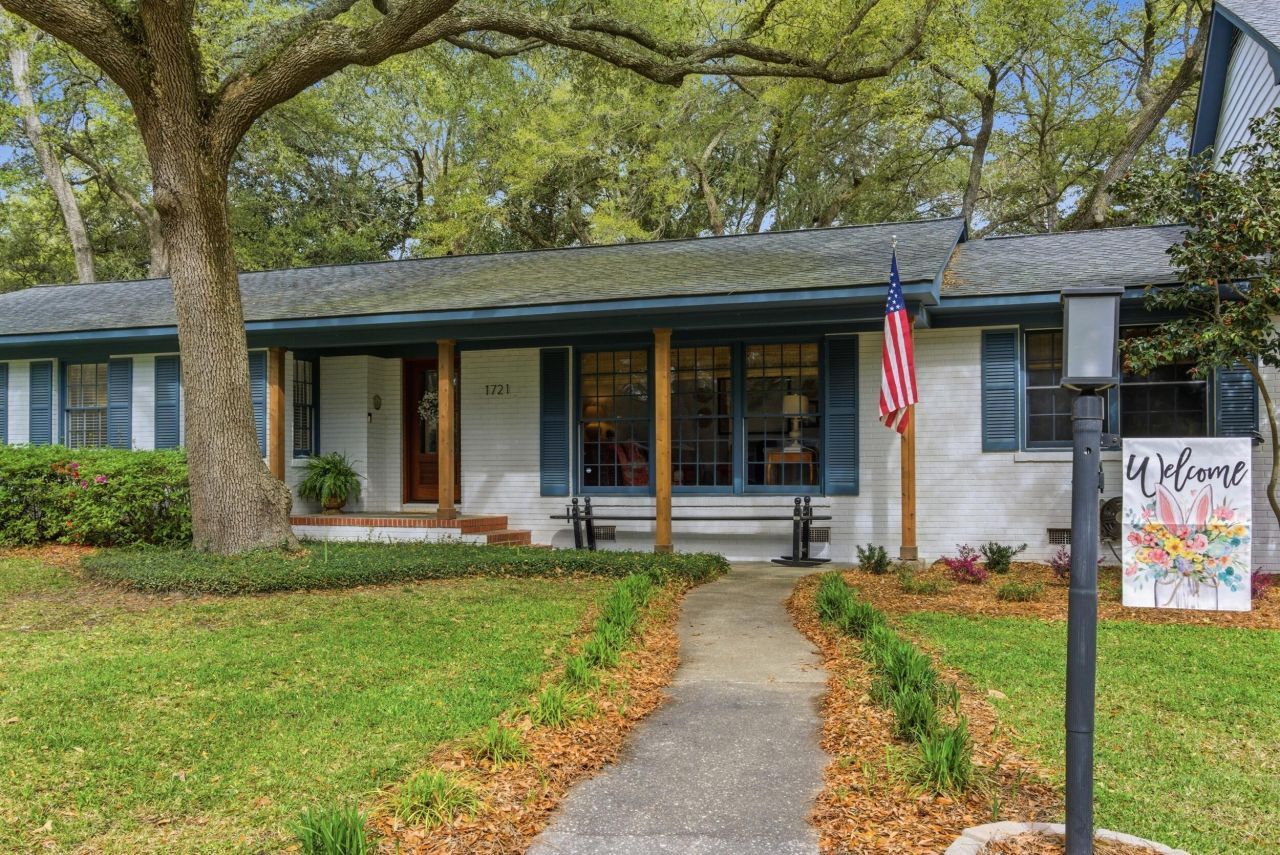 1721 Dartmoor Circle Photo 5