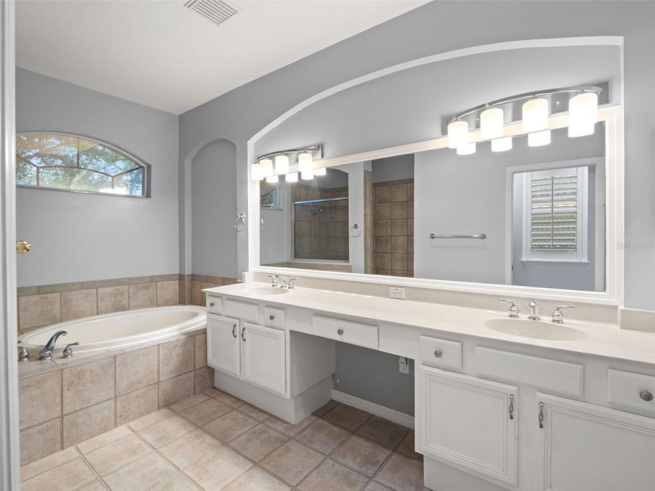 17923 Arbor Greene Drive, Tampa, FL 33647 Photo