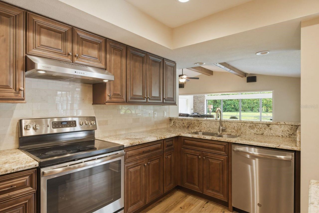 3472 Shoreline Circle, Palm Harbor, FL 34684 Photo