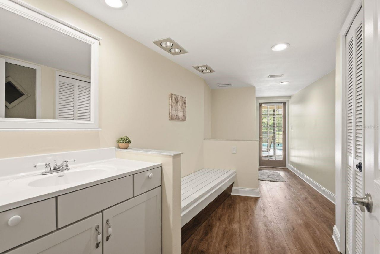 3472 Shoreline Circle, Palm Harbor, FL 34684 Photo