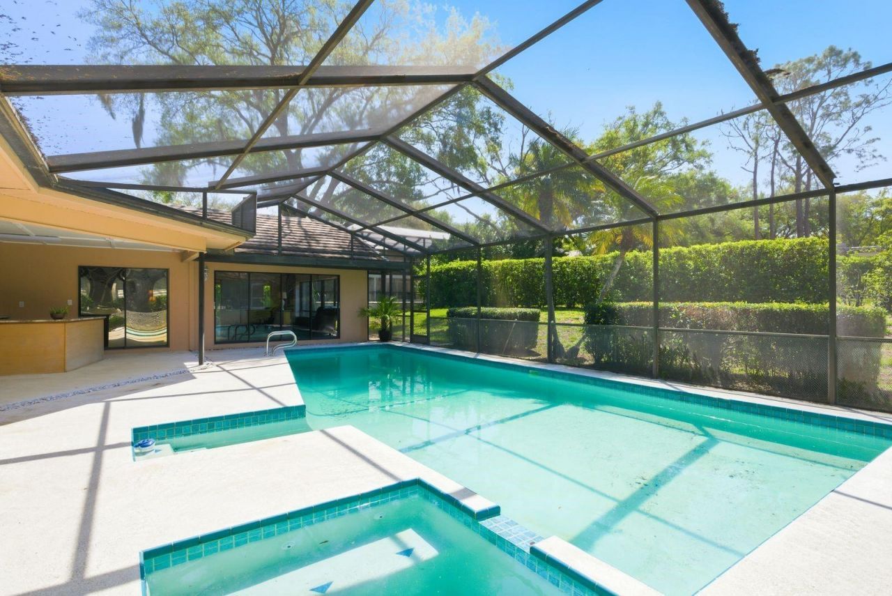 3472 Shoreline Circle, Palm Harbor, FL 34684 Photo