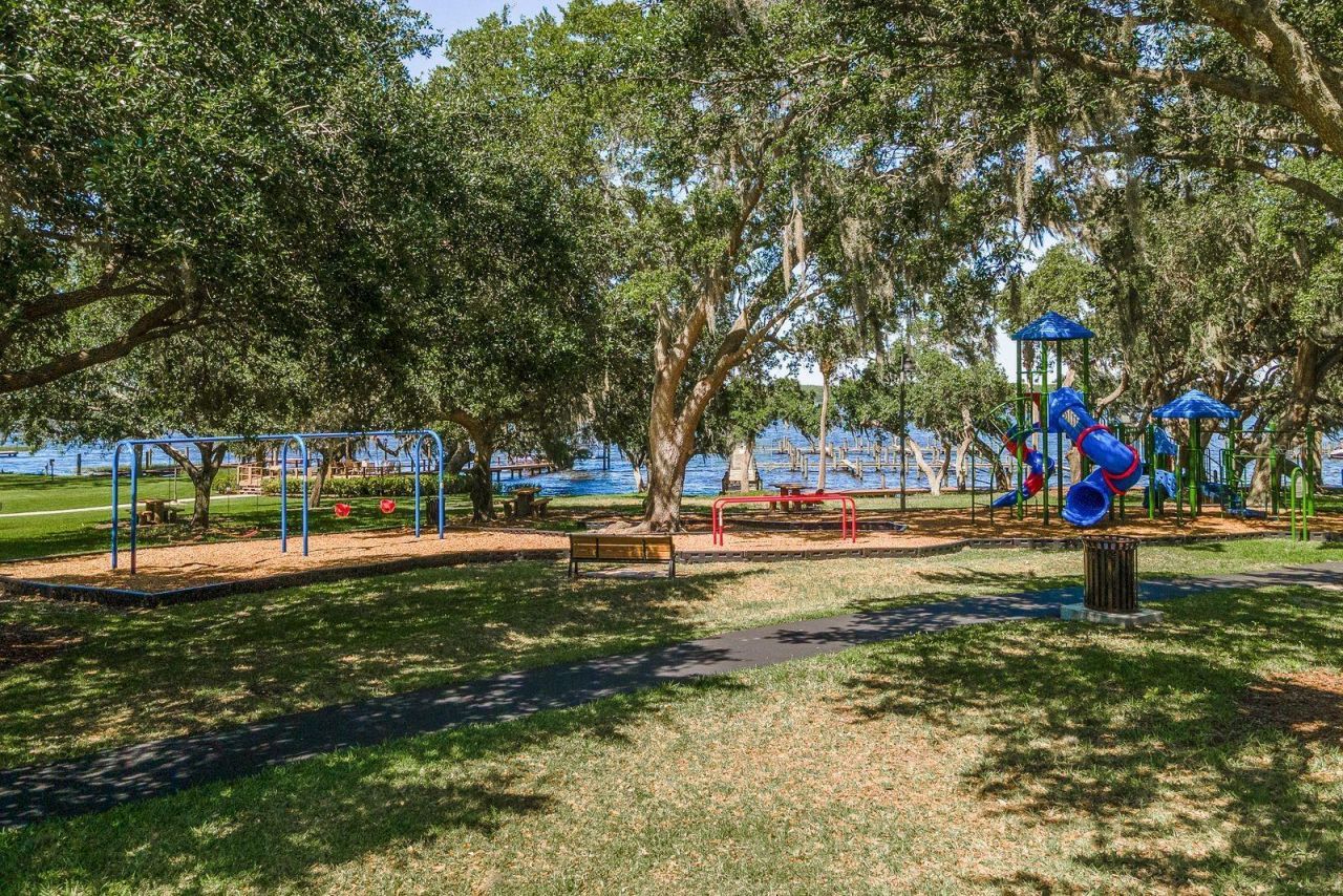 3472 Shoreline Circle, Palm Harbor, FL 34684 Photo