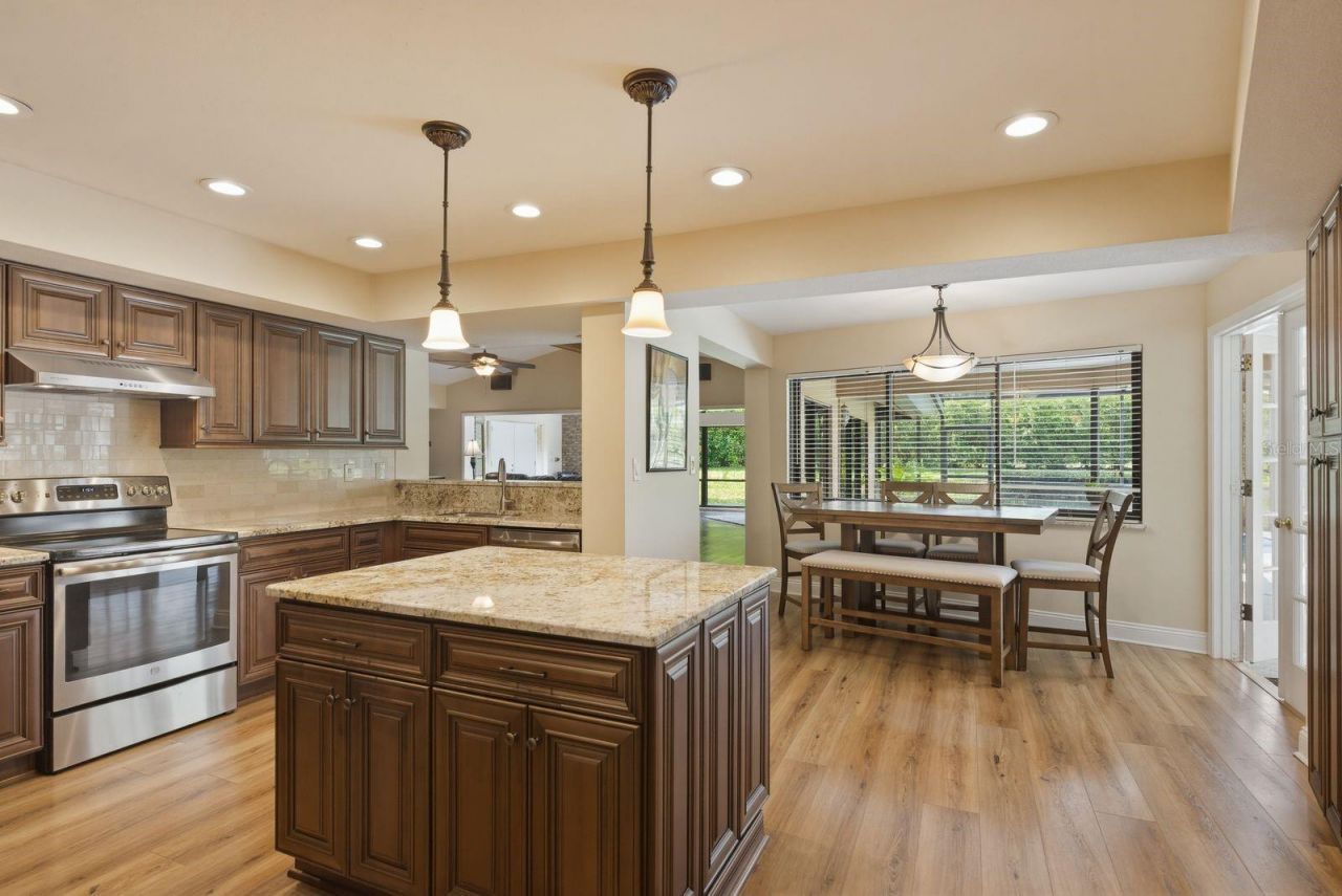 3472 Shoreline Circle, Palm Harbor, FL 34684 Photo